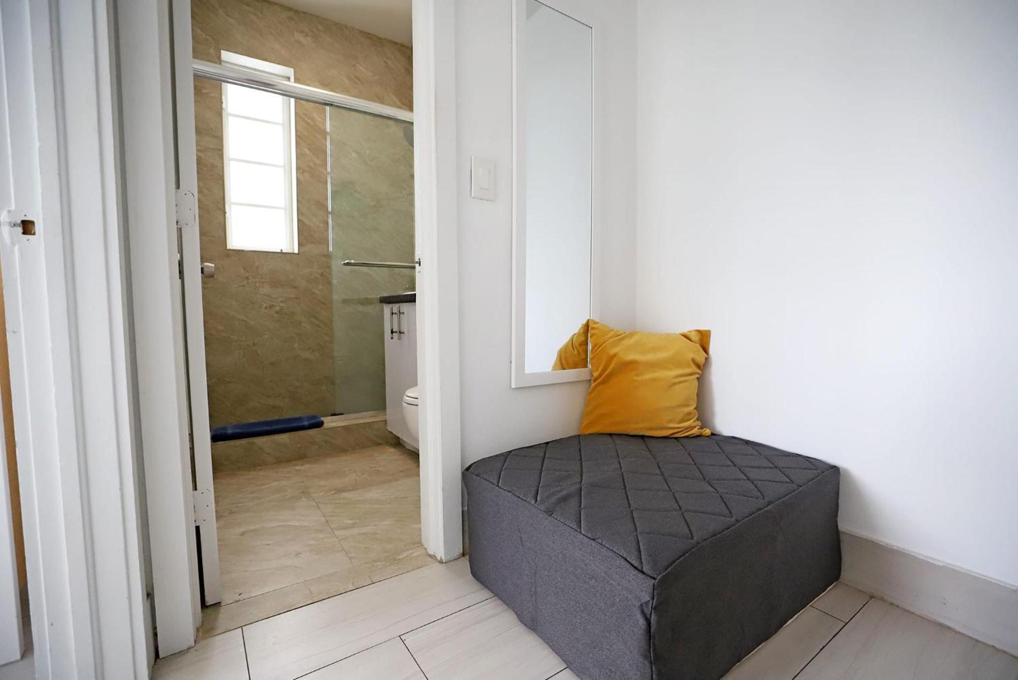 2 Bedroom Apartment 3 Minute Walk To South Beach & Ocean Drive Miami Beach Eksteriør billede